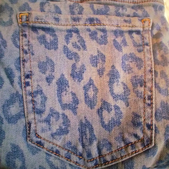 NWT 7 for All Mankind Jen7 Skinny Ankle Enhance Me Leopard Jean 2 - Picture 8 of 8